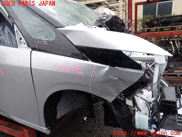 5UPJ-22851080]セレナ(C28)右前フェンダー 【ジャンク】_m0001.jpg