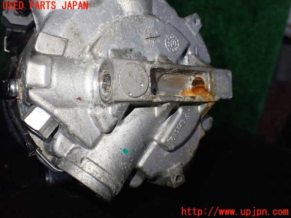 5UPJ-22856025]セレナ(C28)エアコンコンプレッサー 中古_m0003.jpg