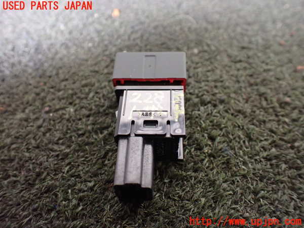 5UPJ-22856290]セレナ(C28)ハザードスイッチ 中古_m0002.jpg