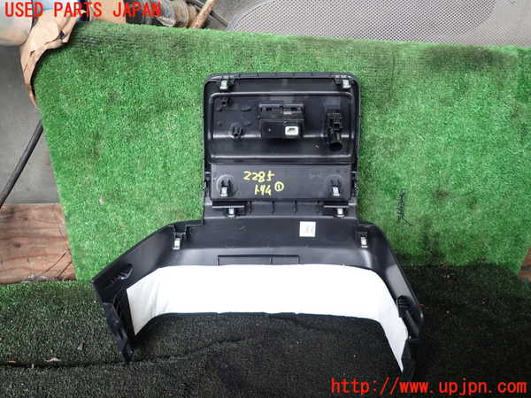 5UPJ-22857691]セレナ(C28)内装トリム類1 中古_m0003.jpg