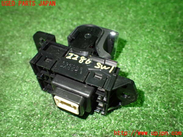 1UPJ-22866306]レヴォーグ(VN5)スイッチ1 (電動パーキングブレーキ) 中古_m0002.jpg