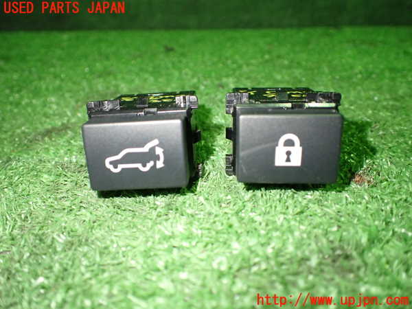 1UPJ-22866312]レヴォーグ(VN5)スイッチ7 (パワーリヤゲートインナー・ロック) 中古_m0001.jpg