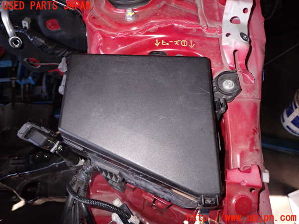 1UPJ-22866741]レヴォーグ(VN5)ヒューズボックス1 中古_m0001.jpg