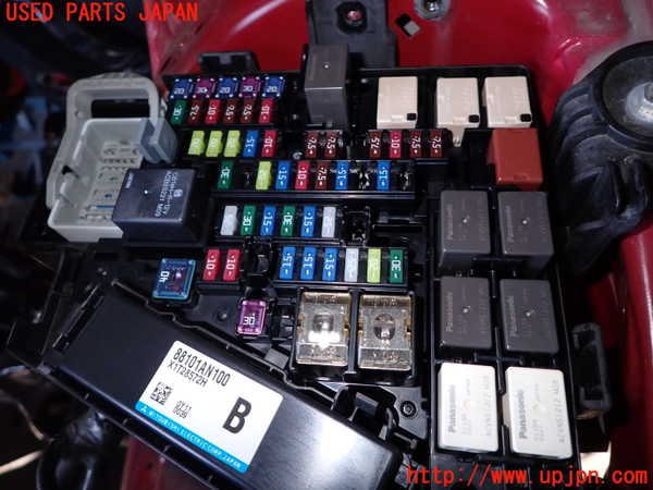 1UPJ-22866741]レヴォーグ(VN5)ヒューズボックス1 中古_m0004.jpg