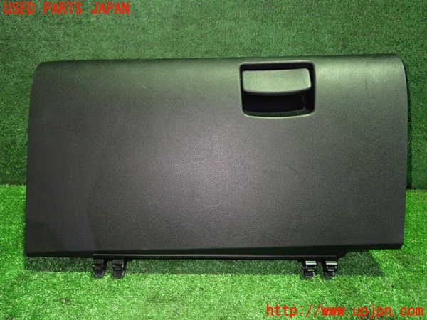 1UPJ-22867516]レヴォーグ(VN5)グローブボックス1 中古_m0001.jpg