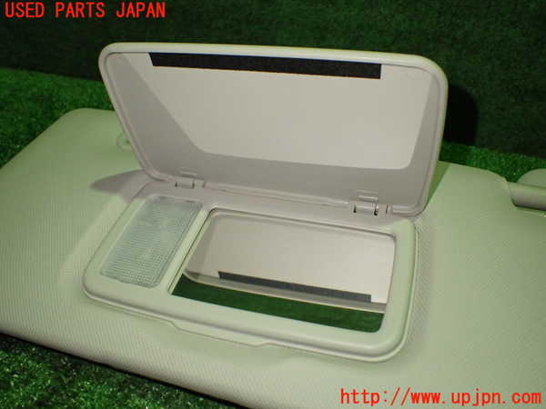 1UPJ-22867625]レヴォーグ(VN5)室内サンバイザー右側 中古_m0003.jpg