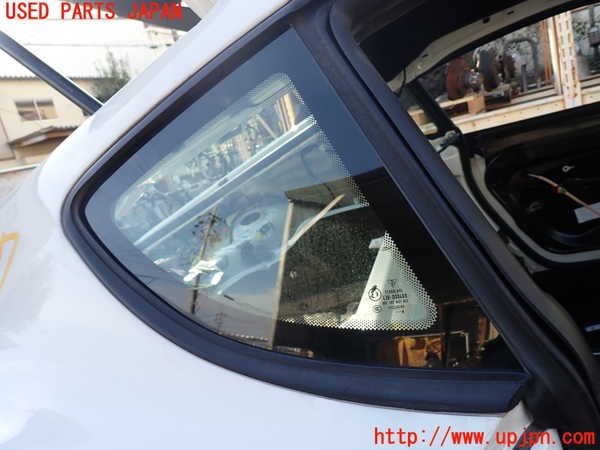 5UPJ-22871380]ポルシェ・ケイマン(98721)右クォーターガラス STARGLASS M31 中古_m0001.jpg