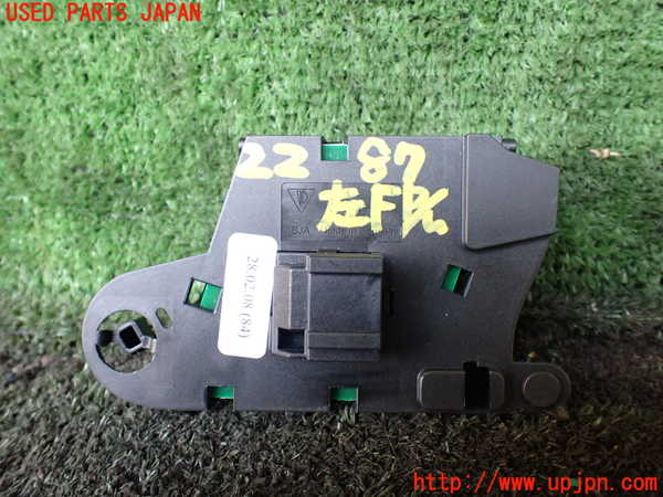 1UPJ-22876245]ポルシェ・ケイマン(98721)左パワーウィンドウスイッチ 中古_m0002.jpg
