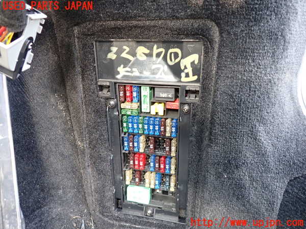 5UPJ-22876741]ポルシェ・ケイマン(98721)ヒューズボックス1 中古_m0001.jpg