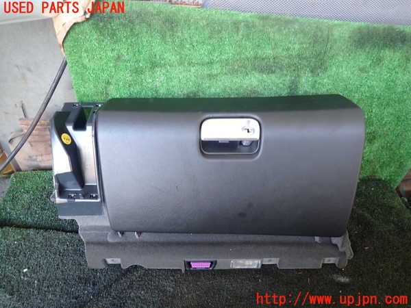 5UPJ-22877516]ポルシェ・ケイマン(98721)グローブボックス1 中古_m0001.jpg