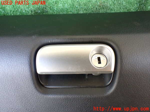 5UPJ-22877516]ポルシェ・ケイマン(98721)グローブボックス1 中古_m0002.jpg