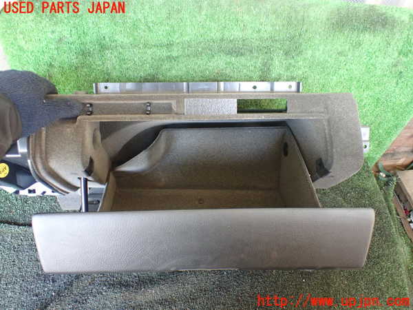 5UPJ-22877516]ポルシェ・ケイマン(98721)グローブボックス1 中古_m0003.jpg