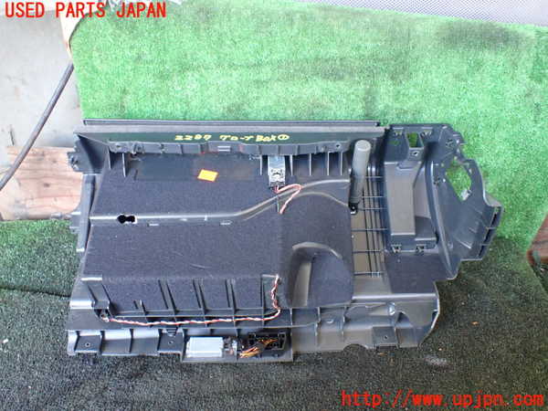 5UPJ-22877516]ポルシェ・ケイマン(98721)グローブボックス1 中古_m0004.jpg