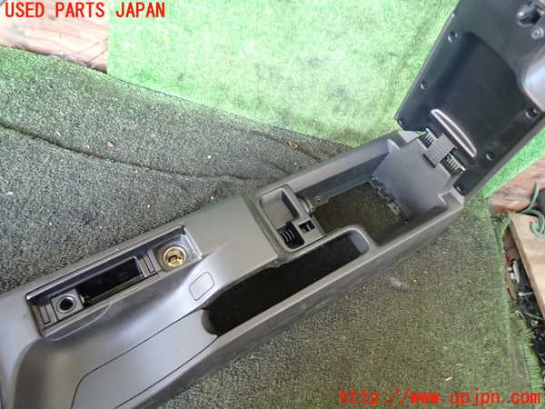 5UPJ-22877540]ポルシェ・ケイマン(98721)センターコンソール 中古_m0002.jpg