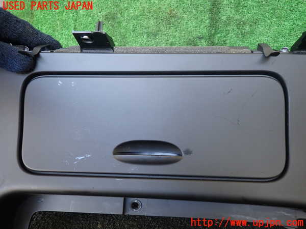 5UPJ-22877842]ポルシェ・ケイマン(98721)小物入れ2 中古_m0002.jpg