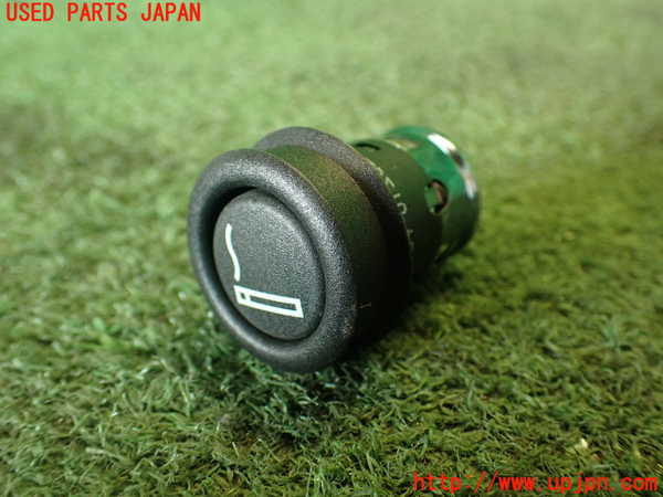 2UPJ-22887815]BMW 320d(3D20)(F30)シガライター 中古_m0001.jpg