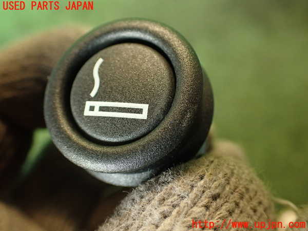 2UPJ-22887815]BMW 320d(3D20)(F30)シガライター 中古_m0002.jpg