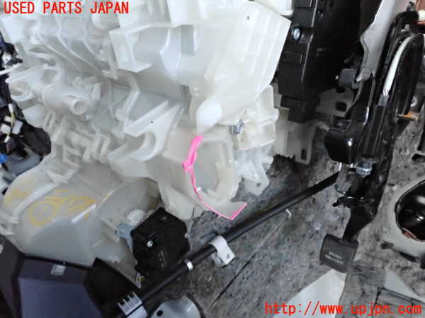 2UPJ-22896081]ハリアー(ZSU60W)エバポレーター1 中古_m0002.jpg