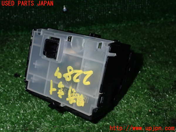 2UPJ-22897850]ハリアー(ZSU60W)時計 中古_m0002.jpg
