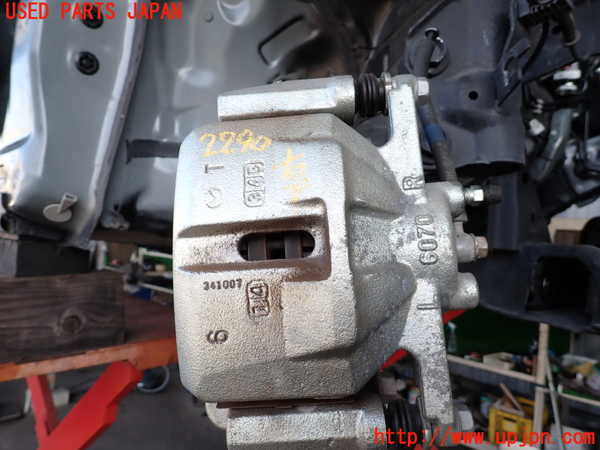 2UPJ-22904080]CX-5(KF2P)右フロントキャリパー 中古_m0001.jpg