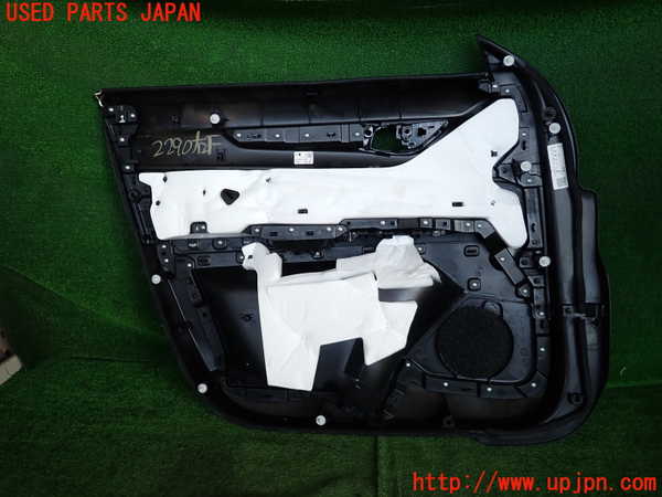 2UPJ-22901234]CX-5(KF2P)右前ドア内張り 中古_m0002.jpg