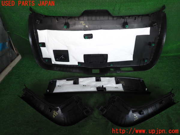 2UPJ-22901578]CX-5(KF2P)バックドア内張り 中古_m0002.jpg