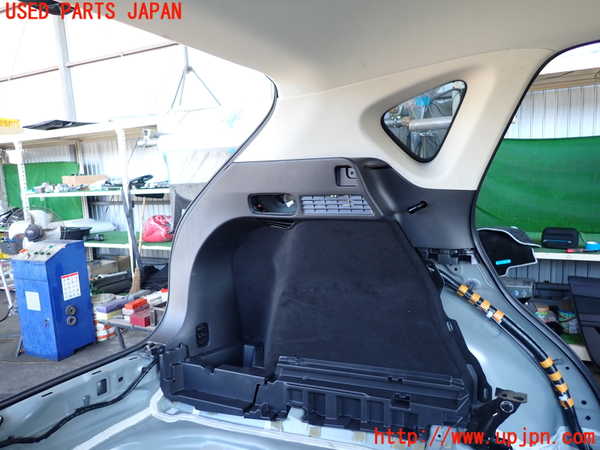 2UPJ-22907680]CX-5(KF2P)左リアピラートリム 中古_m0001.jpg