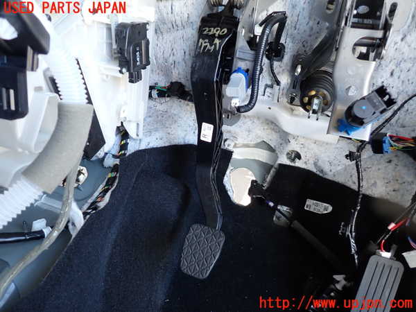 2UPJ-22907590]CX-5(KF2P)クラッチペダル 中古_m0001.jpg