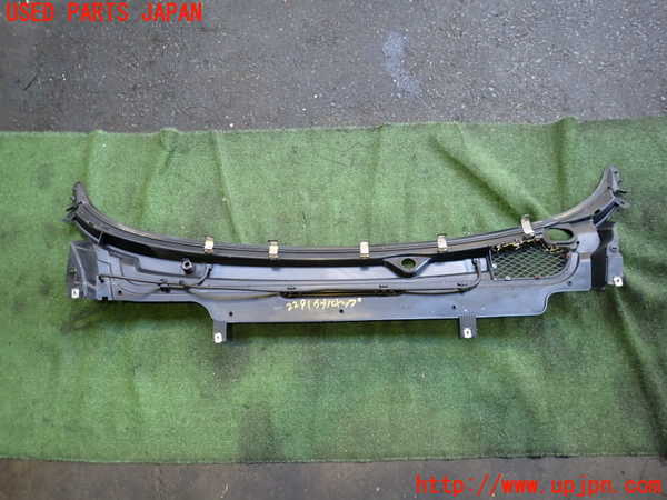 5UPJ-22911190]マセラティ・グラントゥーリズモ(MGTA1)カウルトップ 中古_m0002.jpg