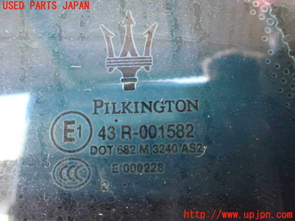 5UPJ-22911380]マセラティ・グラントゥーリズモ(MGTA1)右クォーターガラス (43R-001582) 中古_m0002.jpg