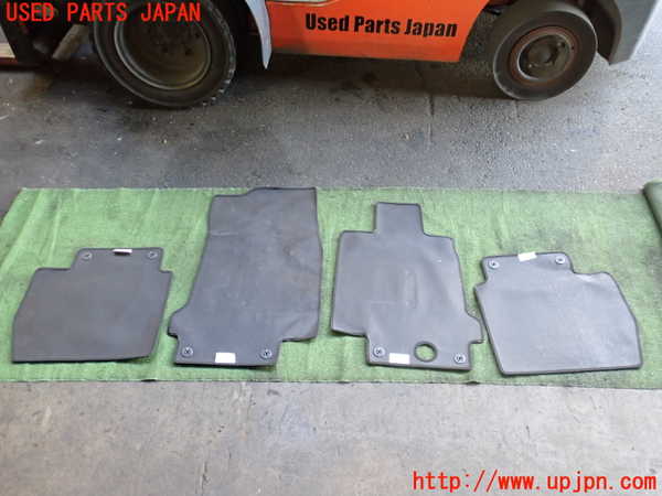 2UPJ-22917800]マセラティ・グラントゥーリズモ(MGTA1)フロアマット 中古_m0003.jpg