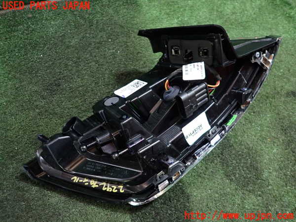 5UPJ-22921530]ジープ・コマンダー(H620)右テールランプ 中古_m0003.jpg