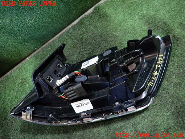 1UPJ-22921536]ジープ・コマンダー(H620)左テールランプ 中古_m0003.jpg