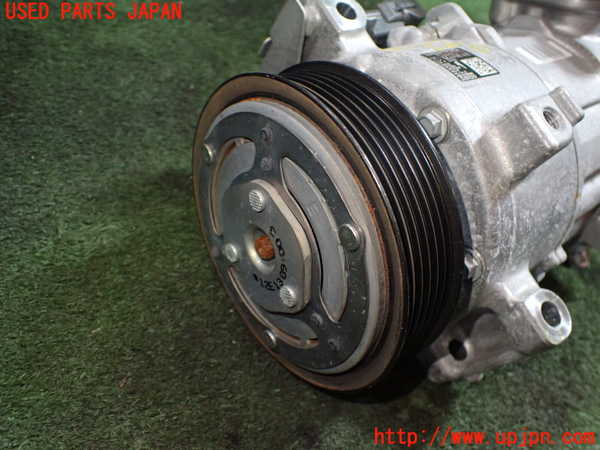 5UPJ-22926025]ジープ・コマンダー(H620)エアコンコンプレッサー 中古_m0003.jpg