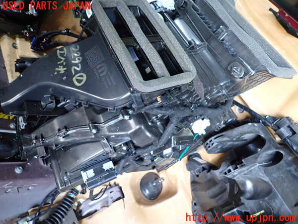 5UPJ-22926081]ジープ・コマンダー(H620)エバポレーター1 中古_m0003.jpg