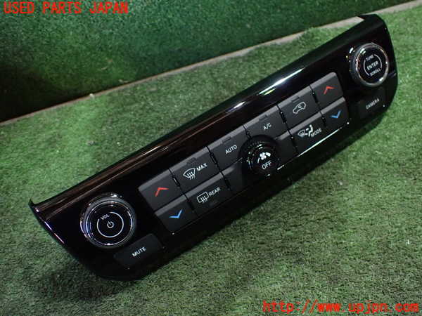 1UPJ-22926066]ジープ・コマンダー(H620)エアコンスイッチ1 中古_m0001.jpg