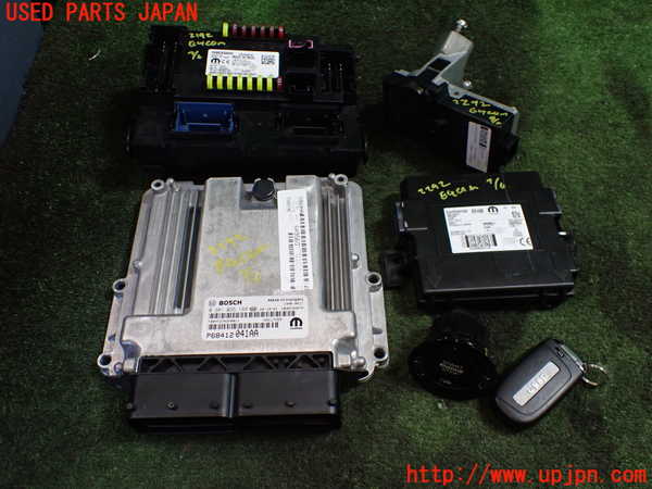 5UPJ-22926110]ジープ・コマンダー(H620)エンジンコンピューター 中古_m0001.jpg