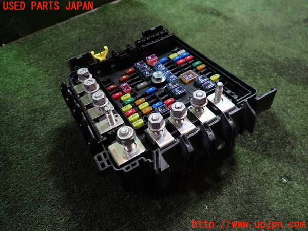 5UPJ-22926741]ジープ・コマンダー(H620)ヒューズボックス1 中古_m0001.jpg