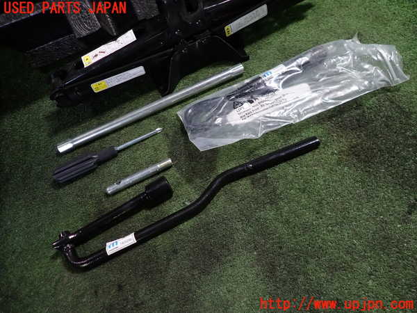 5UPJ-22927805]ジープ・コマンダー(H620)車載工具 中古_m0002.jpg