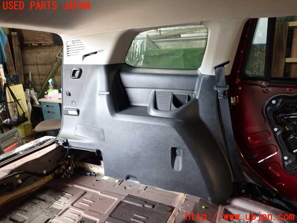 5UPJ-22927680]ジープ・コマンダー(H620)左リアピラートリム 中古_m0001.jpg