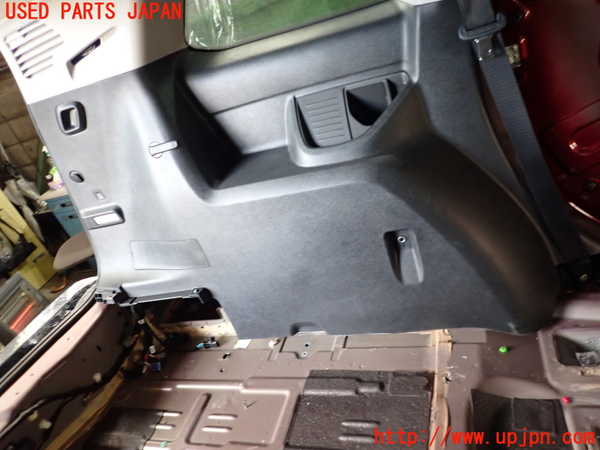 5UPJ-22927680]ジープ・コマンダー(H620)左リアピラートリム 中古_m0004.jpg