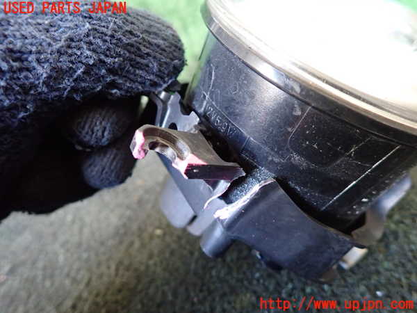 1UPJ-22931180]ハリアー(ZSU60W)右フォグ 【ジャンク】_m0003.jpg