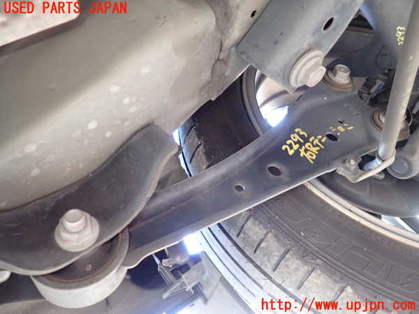 5UPJ-22935325]ハリアー(ZSU60W)右リアテンションロッド 中古_m0001.jpg