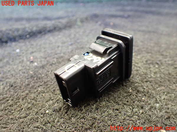 5UPJ-22936306]ハリアー(ZSU60W)スイッチ1 (TRC OFF) 中古_m0002.jpg