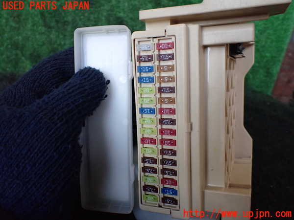 5UPJ-22936741]ハリアー(ZSU60W)ヒューズボックス1 中古_m0003.jpg