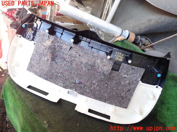 5UPJ-22931578]ハリアー(ZSU60W)バックドア内張り 中古_m0002.jpg