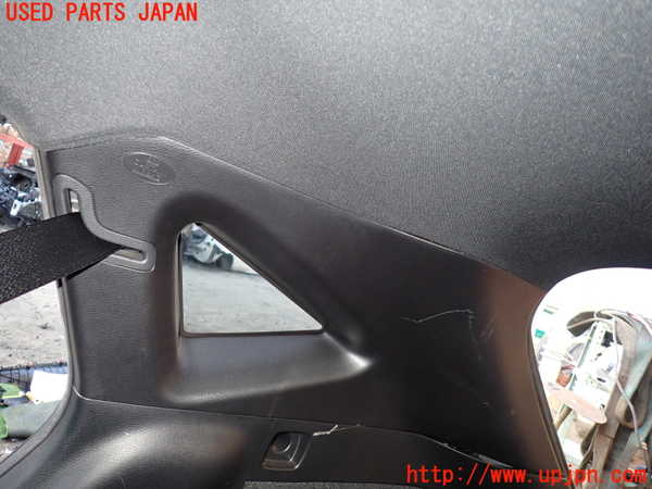 5UPJ-22937675]ハリアー(ZSU60W)右リアピラートリム 中古_m0002.jpg