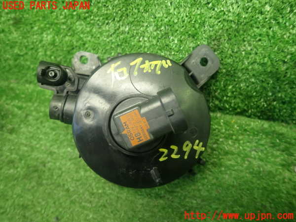 1UPJ-22941180]BMW 218d アクティブツアラー(2C20 F45)右フォグ 中古_m0003.jpg