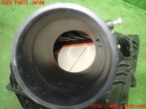 5UPJ-22942560]BMW 218d アクティブツアラー(2C20 F45)エアクリーナーボックス 中古_m0003.jpg