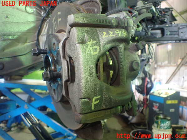 5UPJ-22944080]BMW 218d アクティブツアラー(2C20 F45)右フロントキャリパー 中古_m0001.jpg